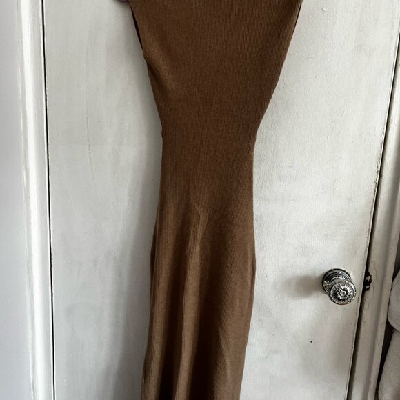Knitted Aritzia dress - Picture 2 of 3